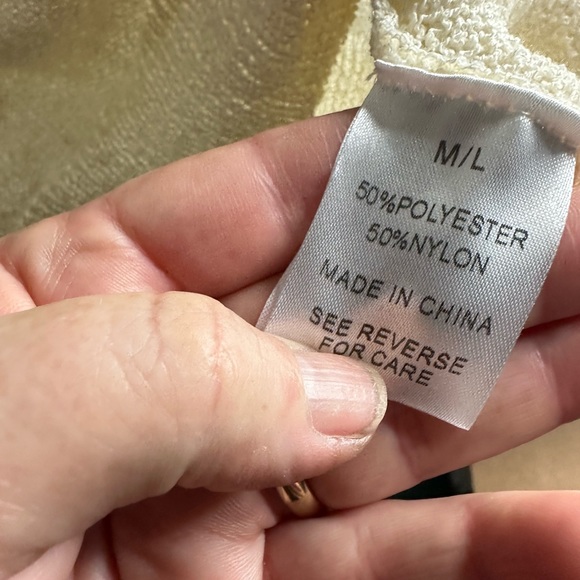 Wishlist M/L hacci loose knit  crewneck sweater. Ivory with mustard brown stars. - Picture 6 of 12